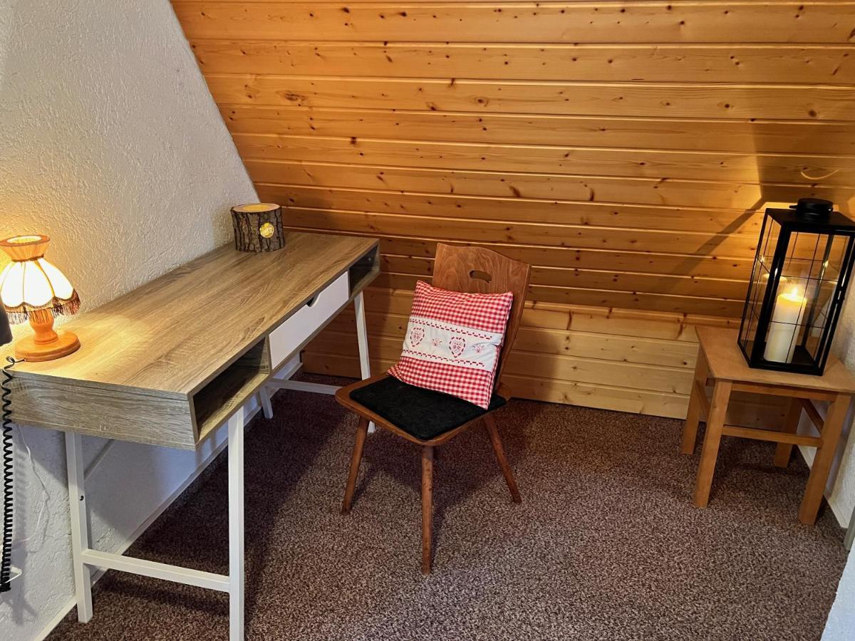 Urige Berghuette Mit Kamin Und Sauna Im Erzgebirge Nahe Schwarzwassertal Pobershau Exterior foto